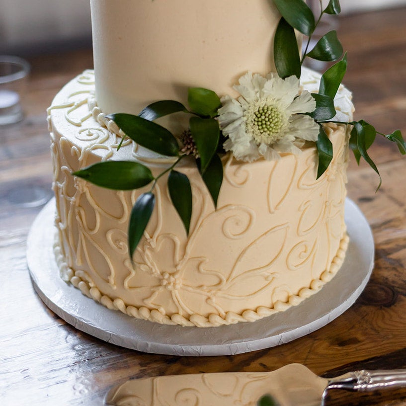 two tier wedding cake